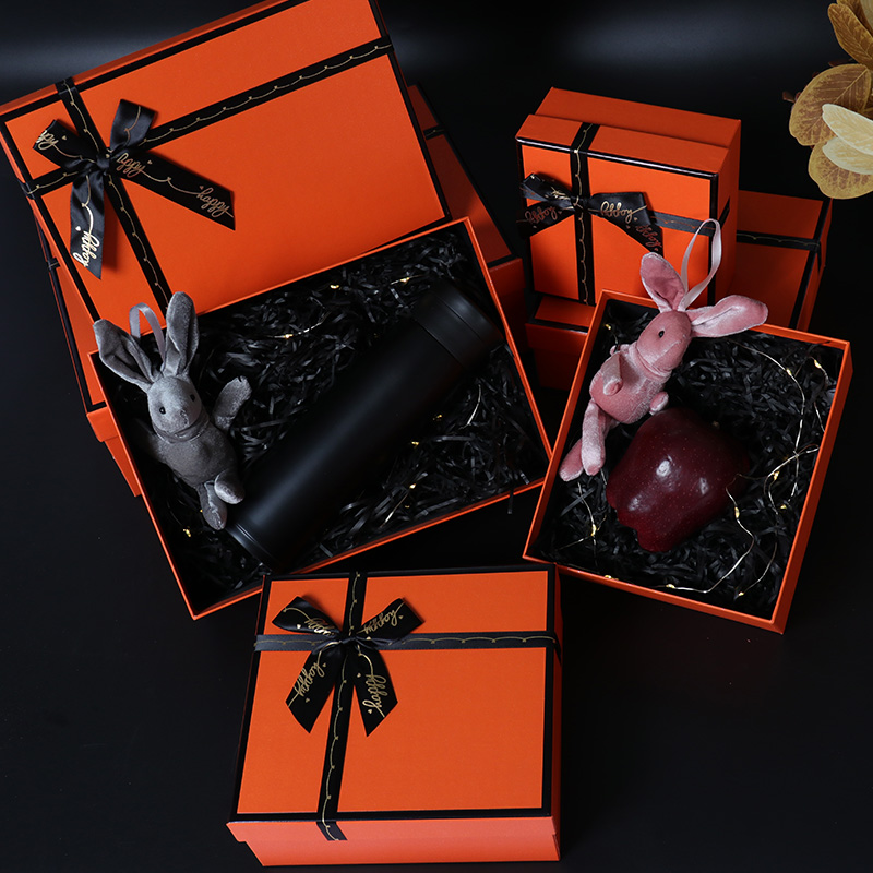 Caja de regalo de cartón sencilla con laminación mate y cinta