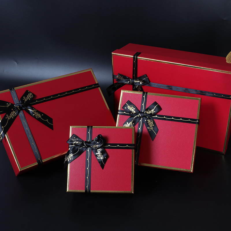Caja de regalo de cartón sencilla con laminación mate y cinta