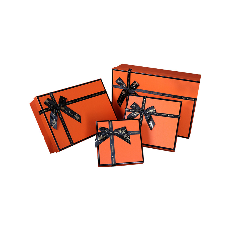 Caja de regalo de cartón sencilla con laminación mate y cinta