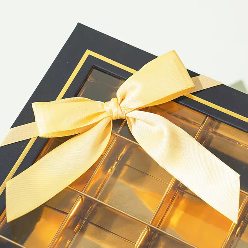 Caja de Embalaje de Cartón para Chocolates con Ventana Transparente y Lazo de Cinta