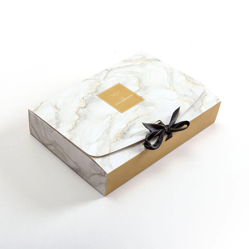 Caja de Regalo para Ropa de Cartón con Diseño de Mármol y Cinta