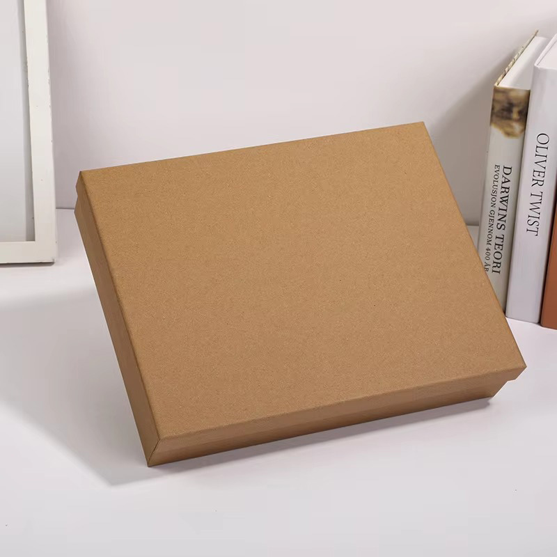 Caja Rígida Minimalista de Papel Kraft para Ropa