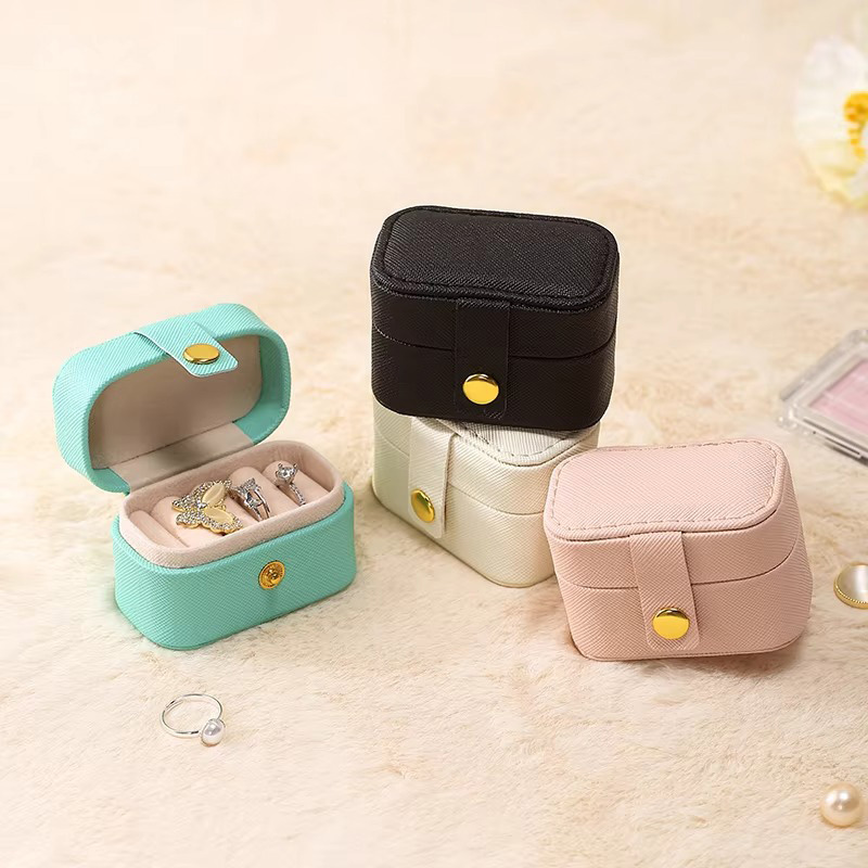 Pequeña Caja de Viaje para Almacenamiento de Anillos y Pendientes