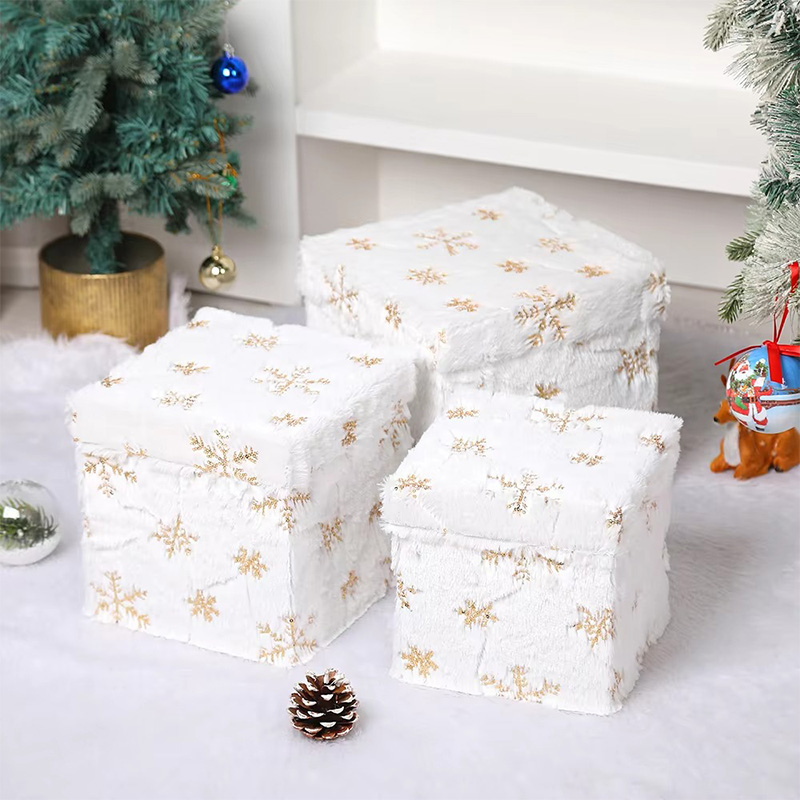 Cajas de Regalo Navideñas de Cartón Forradas con Tela de Felpa y Tapa con Copos de Nieve y Estrellas
