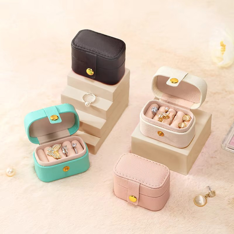 Pequeña Caja de Viaje para Almacenamiento de Anillos y Pendientes