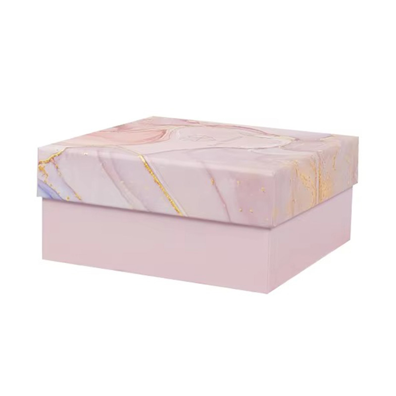 Caja de Regalo Creativa con Logotipo en Lámina Dorada y Diseño de Mármol, Incluye Bolsa de Regalo