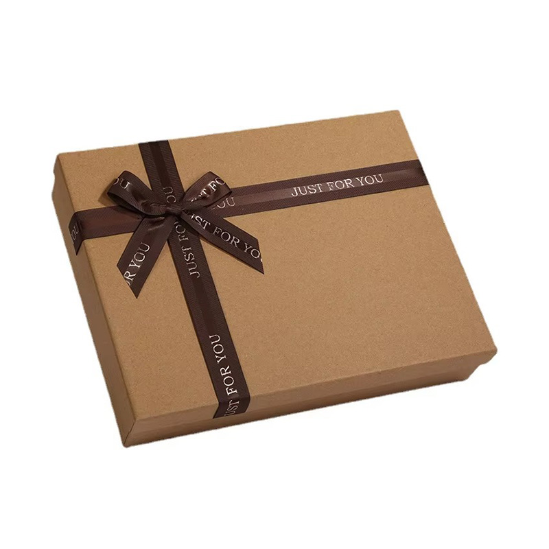 Caja Rígida Minimalista de Papel Kraft para Ropa
