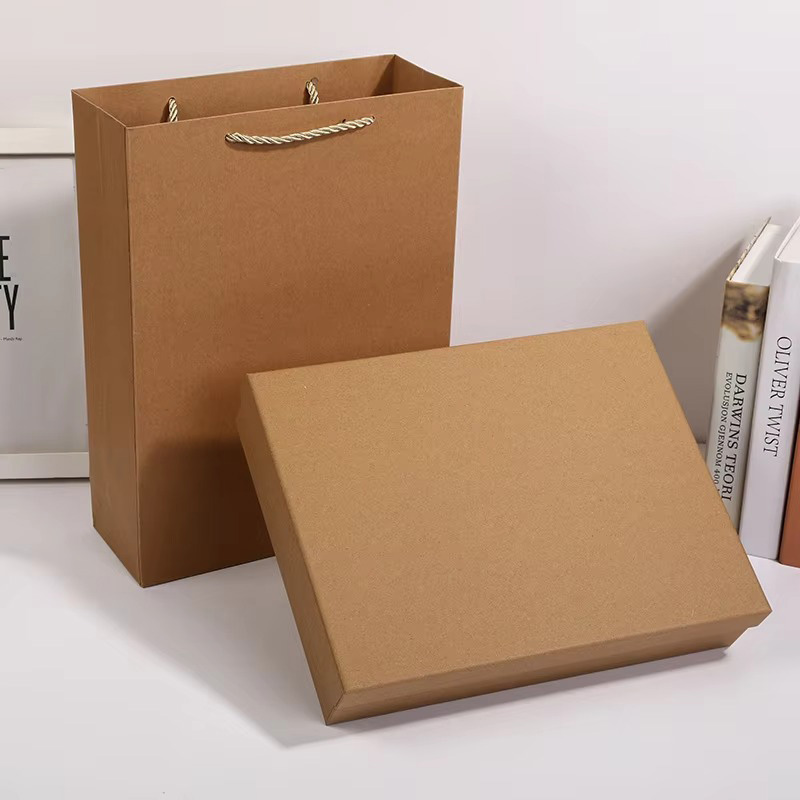 Caja Rígida Minimalista de Papel Kraft para Ropa
